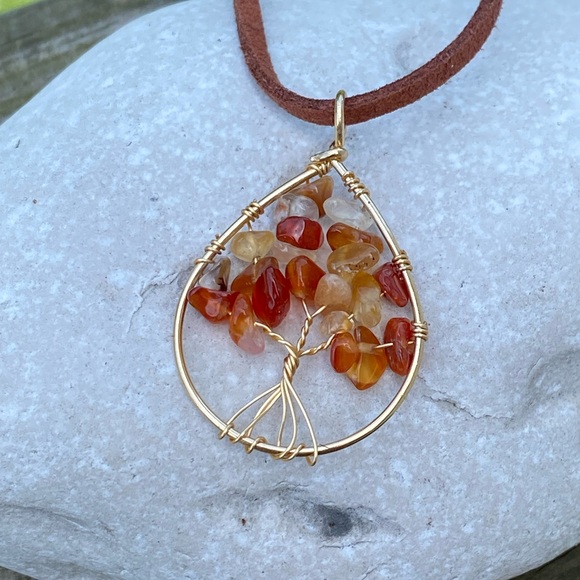 Natural Carnelian Tree of life necklace on leather cord gold tone - Picture 2 of 11